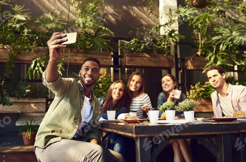 Vista previa: Selfie a la hora de comer con mis mejores amigos