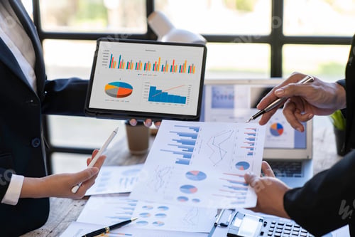 Preview: Business team presentation meeting Asian Men Finance Executive discusses meetings to plan work, inve
