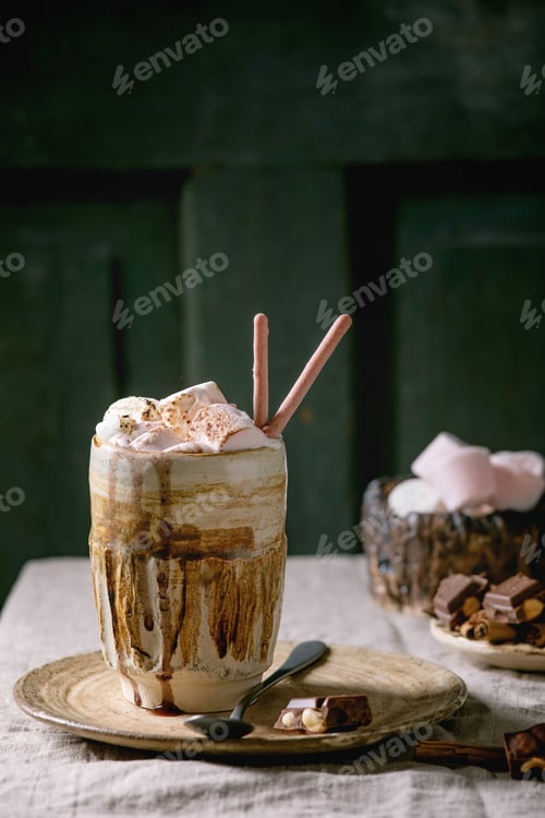Preview: Hot chocolate with marshmallow