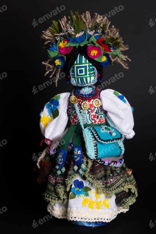 Vista previa: muñeca motanka y feliz pascua
