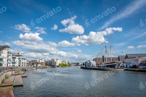 Preview: Beautiful Bristol Harbour under the cloudy sky in England