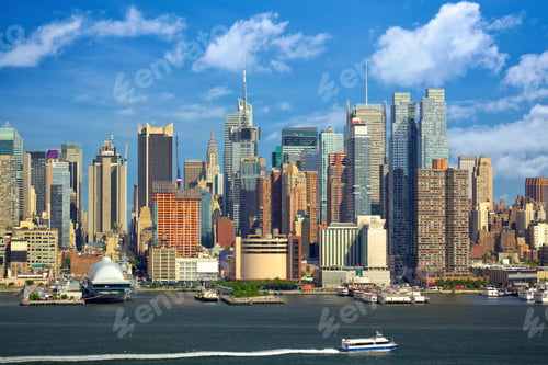 Preview: Manhattan urban skyscrapers