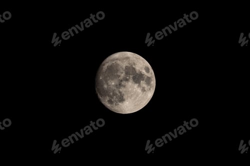 Preview: Full moon in the dark sky