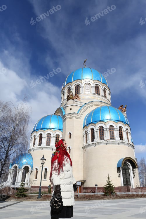 Preview: Russian Woman In Vintage Pavlovo Posad Shawl. Church Of The Holy Trinity At The Borisovo Ponds
