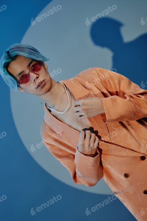 Preview: Stylish teenage boy in jacket