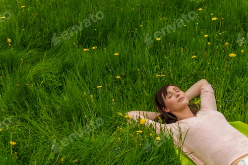 Preview: female carefree spring start