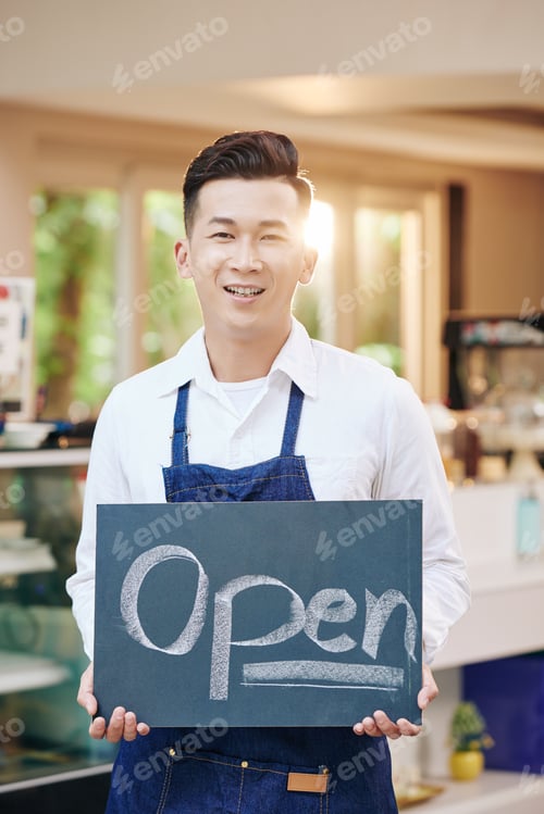 Preview: Young Asian coffeeshop owner