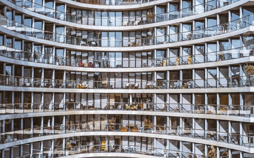 Preview: A modern curved hotel facade