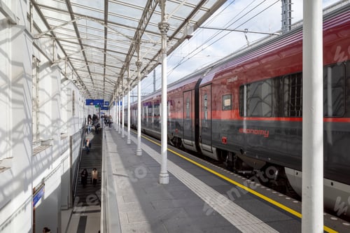 Preview: Austrian Federal Railways long distance train at Salzburg main station, Austria