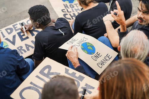 Preview: Protesters prepare banners before marching for Climate Change demontration