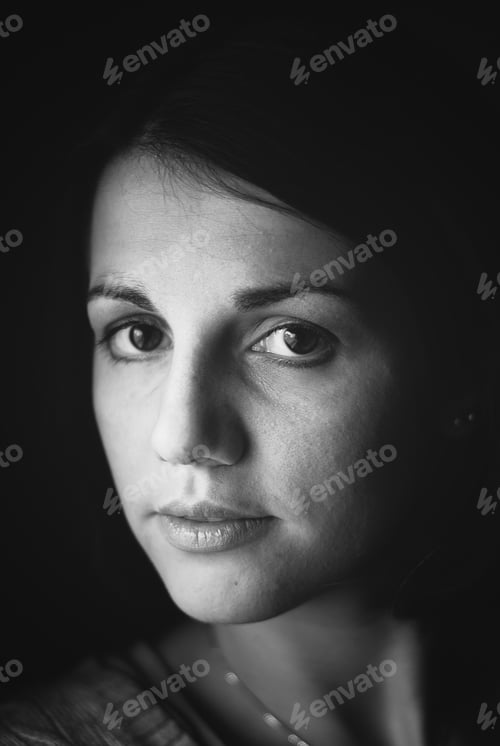 Preview: Black and white portraits of a woman