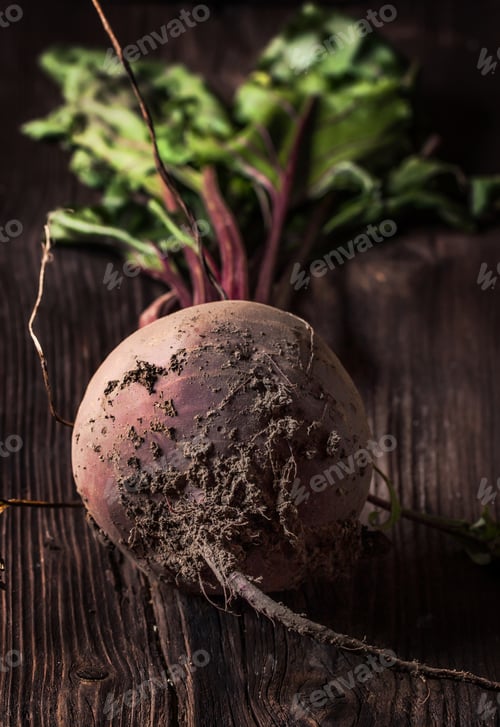 Preview: Beetroot on wood