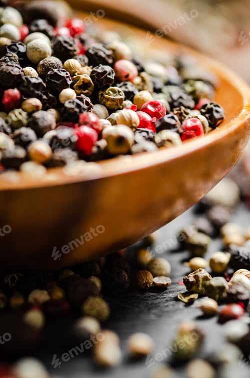 Preview: Peppercorn on rustic background.