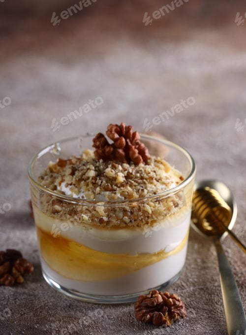 Preview: Yoghurt Dessert