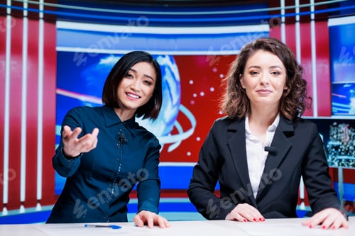Preview: Journalists team discuss daily news