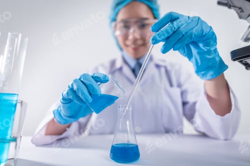 Preview: Researchers are working on product development. Modern innovation Invented in the laboratory