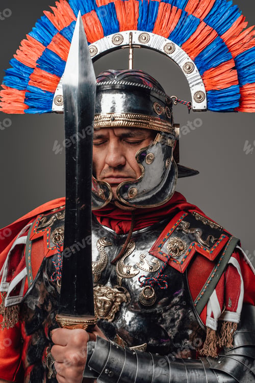 Preview: Imperial roman soldier with gladius against gray background