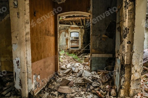 Preview: Shot of a destroyed house in Gyumri, Armenia