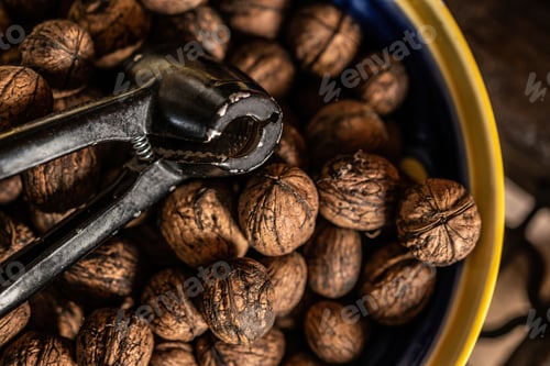 Preview: Walnuts and nutcracker