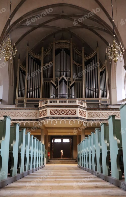 Preview: View of the pipe organ in a Lutheran church