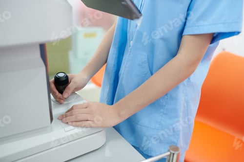 Preview: Ophthalmic Nurse Using Modern Equipment