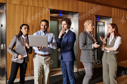 Preview: Elevator Ascend: Diverse Business Team Ready for Success