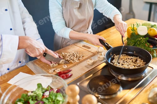 Preview: Cooking mushrooms