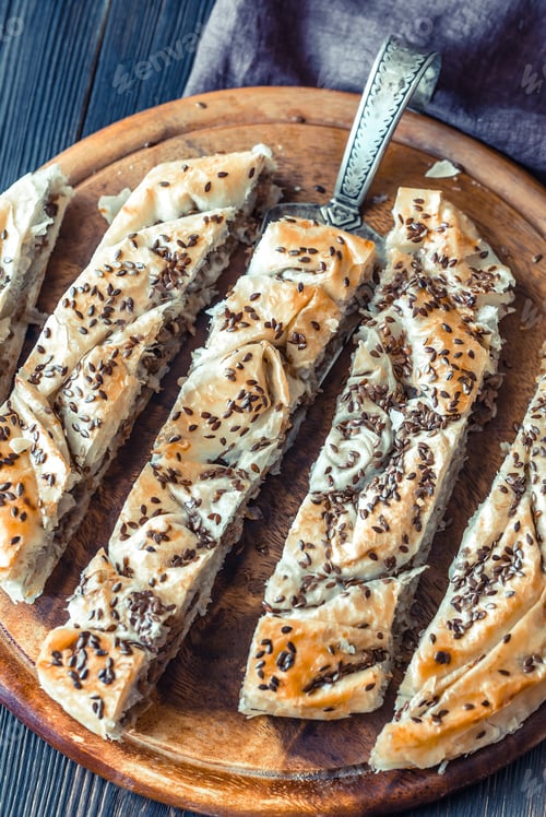 Preview: Spiral phyllo pie with veal filling