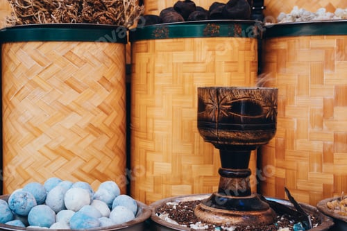 Preview: Traditional Arabic incense in the market