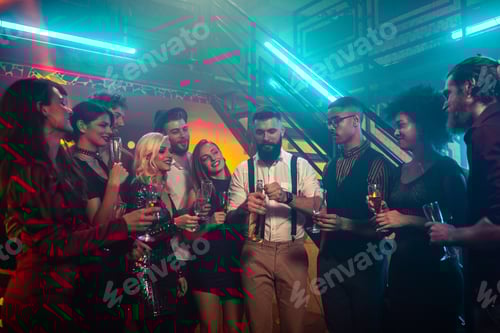 Visualização: Boas noites começam com champanhe