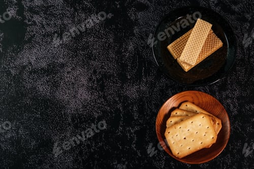 Preview: Cookies placed on a plate, taken from top view