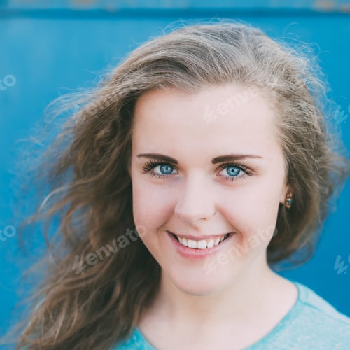 Preview: Close up Portrait Of Attractive Plus Size Young Woman
