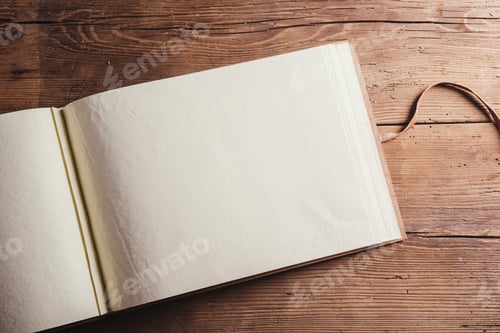 Preview: Empty photoalbum