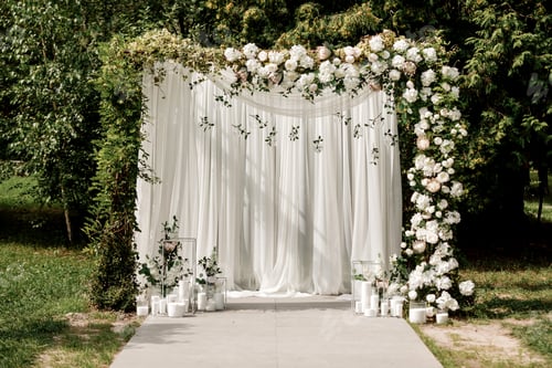 Preview: Wedding ceremony arch decor with white roses and green outside