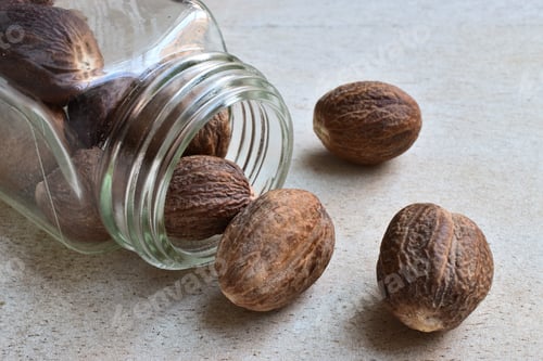 Preview: Whole Nutmeg