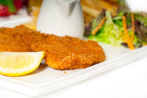 Preview: classic Milanese veal cutlets and vegetables