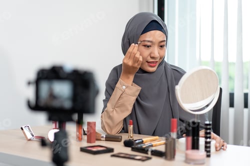 Preview: Woman muslim blogger is present make up tutorial beauty cosmetic review product and broadcast live