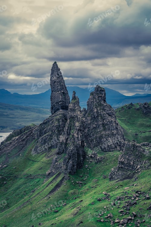 Preview: Beautiful view to Old Man of Storr in Isle of Skye, Scotland