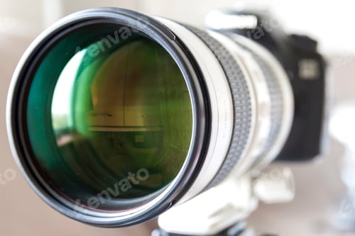 Preview: Proffesional digital camera white zoom telephoto lens
