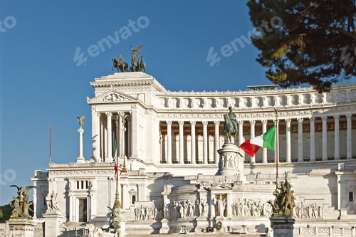 Preview: Rome, Capitol. Piazza Venezia on a sunny day