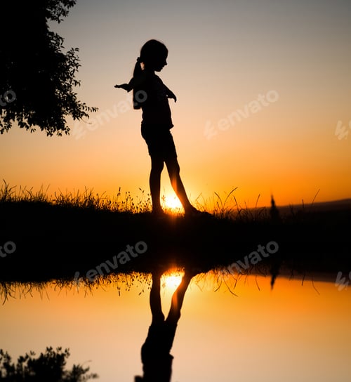 Preview: silhouette of a teen girl