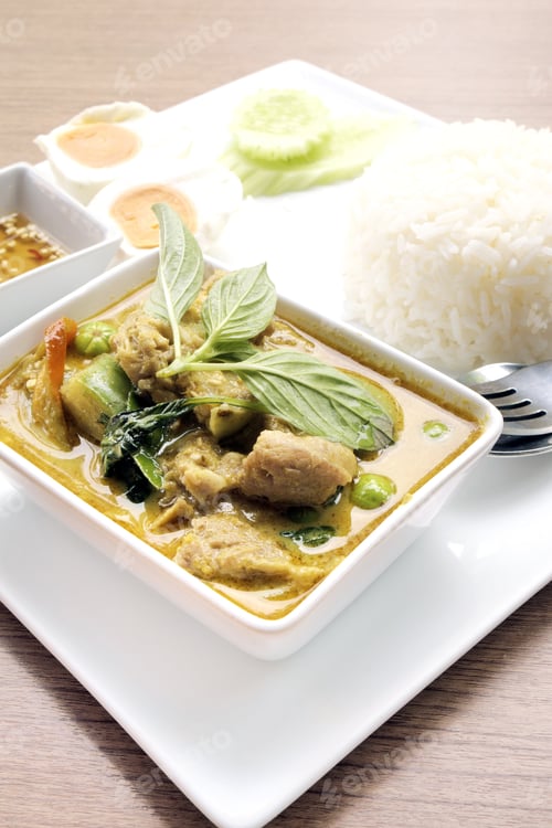 Preview: Green Curry With Coconut Milk
