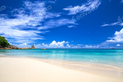 Preview: Beautiful sand beach