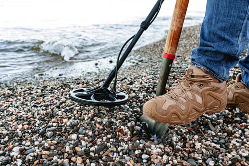 Preview: Metal detector coil in action above the ground