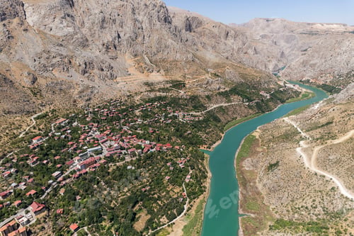 Preview: Valley view of Kemaliye town. View of the old Kemaliye houses and the Euphrates River. Erzincan