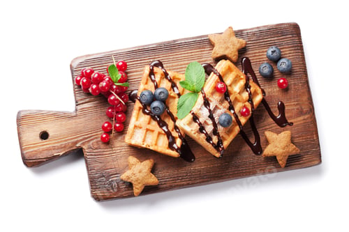 Preview: Delicious Waffles with Fresh Berries and Chocolate Syrup