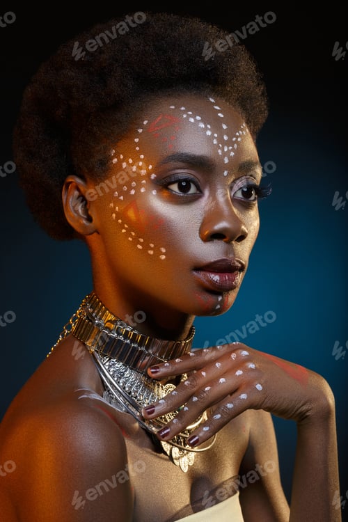 Preview: Beautiful afro girl with drawings on skin