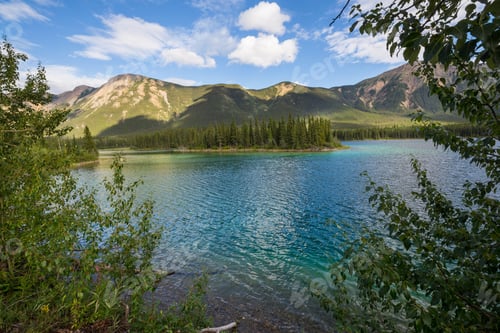 Preview: Lake in Canada