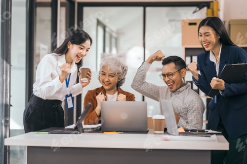Preview: Asian people in office, group meeting in boardroom, working together, annual discuss opinions