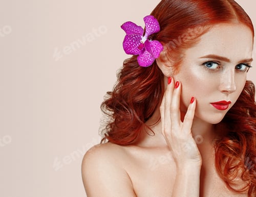 Preview: Beautiful woman portrait with perfect make up manicure red lips and nails